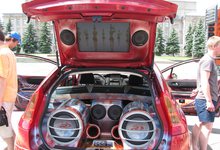 В 10 часов начнется шоу «Автозвук» на Театральной площади