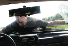 Прокатил на капоте... В ДТП пострадали 2 человека