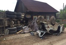 На Спасской у лесовоза отказали тормоза: 1 человек погиб, 2 пострадали