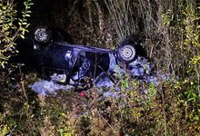 В Кирове после ДТП с лосем "десятка" вылетела в кювет и загорелась