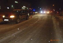 На Менделеева под колеса «Ниссана» попал мужчина