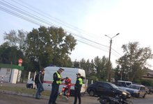 В Кирове байкер сбил женщину, перебегавшую дорогу. Видео