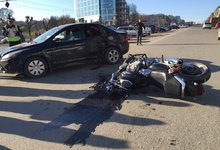 Мотоциклист протаранил Ford на Октябрьском проспекте