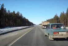 Невнимательность водителя едва не привела к серьезному ДТП [видео]