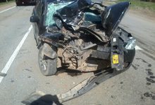 ДТП натрассе Киров - Стрижи: мужчина разбил машину о прицеп и напился