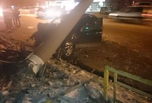В Новый год студент на «Ниссане» снес столб на Производственной
