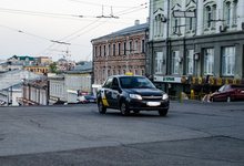 Власти предлагают отслеживать «каждый шаг» таксистов