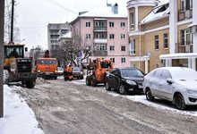 Двухсторонние дороги «превращаются» в односторонние: почему не чистят улицы?