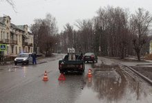 В Кирове «Иж» врезался в «Гранту»: пострадали два человека