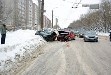 На Производственной «Логан» протаранил «Ауди»