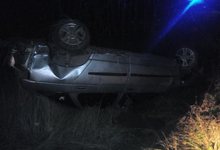 На трассе машина с пьяным водителем съехала в кювет