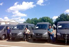 Откуда на Театральной площади 15 «Газелей»?