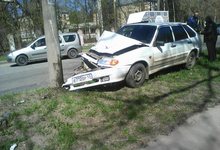 На Кирпичной «четырнадцатая» врезалась в опору ЛЭП