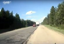 Советский тракт: водители вынуждены 2 километра ехать по обочине