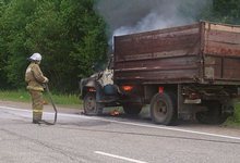 В Кировской области на трассе загорелся ГАЗ
