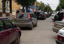 ДТП в Кирове: по Московской машины выезжали задним ходом