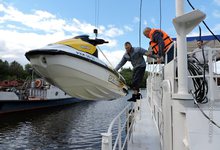 Машиной управлять легче, чем лодкой?