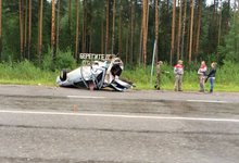 В районе поворота на Полой перевернулась легковушка