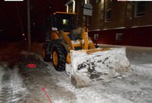 Трактор, убиравший снег, сбил мужчину на улице Герцена