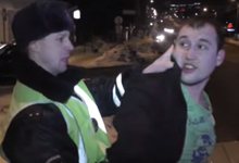Пьяный водитель разделся перед сотрудниками ДПС