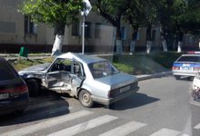 Не пропустил на повороте: в Чепецке столкнулись 2 легковушки