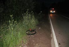 В Омутнинском районе мотоциклист без прав сбил двух подростков-велосипедистов