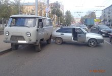 Мужчина перебегал дорогу на «красный» и попал под машину