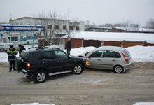 На Автотранспортном переулке водитель «Шевроле Нивы» протаранил «Калину»