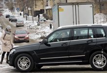 Зимние неудобства: водителям на улицах Кирова приходится нелегко