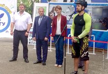 Белых и Пугач открыли городские велопарковки