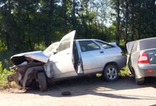 В Кирове у деревни Бони водитель «двенадцатой» протаранил два авто: двое пострадавших