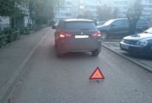 Ребенок выбежал на дорогу и попал под машину