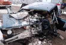 Жуткое ДТП: в Лебяжском районе «Жигули» смяло от удара с «Тойотой»