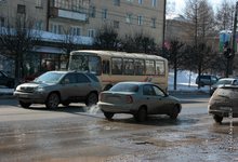 Алексей Ивонин предложил ремонтировать дороги за счет дорожников