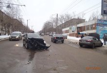 На Щорса «Фольксваген» протаранил «Рено»