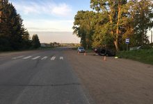 В Кировской области водитель Volkswagen Polo врезался в столб и перевернулся