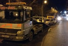 «Четырнадцатая» упала с эвакуатора на патрульную машину 