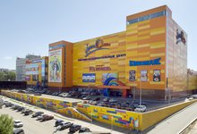 На парковке у Jam Молла из иномарки украли 18 тысяч рублей