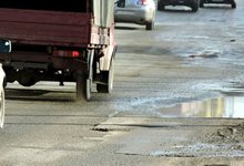 Киров без дорог: что мешает ремонту самых «убитых» улиц?