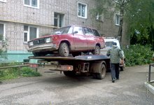В Кирове автоинспекторы эвакуируют неправильно припаркованные авто