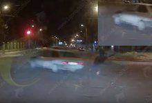 Появилось видео как на Попова ВАЗ сбивает человека