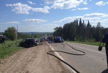 На выезде из Уржума столкнулись 2 легковушки: 3 человека погибли