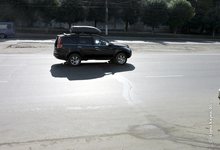 Октябрьский проспект покрылся трещинами