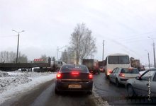 Советский тракт и улица Производственная встали в пробке