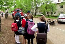 В Вятскополянском районе мотоциклист на скорости врезался в легковушку 