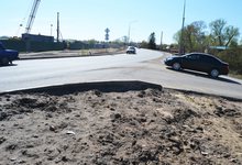 Ремонтируя трассу «Вятка», дорожники разрушили водоотводы и тротуары