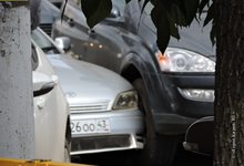 На Октябрьском проспекте столкнулись 2 машины