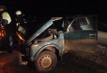 Неподалеку от Казанского поворота «Мерседес» столкнулся с «Нивой» лоб в лоб