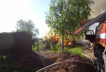 В Кирове сгорели гаражи с двумя легковушками