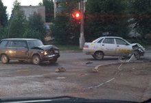 «Аварийное» воскресенье в Кирове: 2 крупных ДТП за вечер